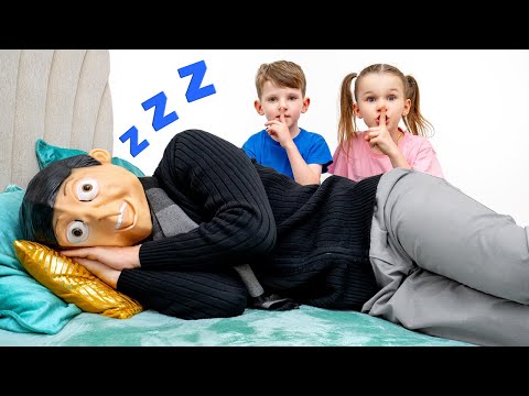 الأطفال يحاولون أن يكونوا أصدقاء مع الجار لاسترجاع كرتهم