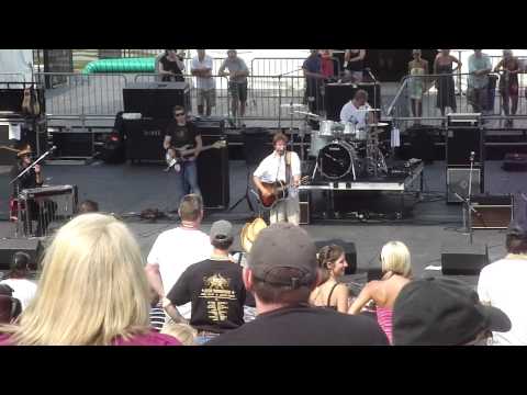 Randy Houser - Beach to the Sand (Live CMA Fest)