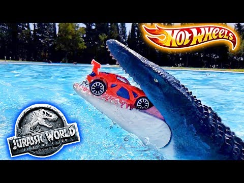 FLIP FIGHTERS de HOT WHEELS 💥MOSASAURIO de JURASSIC WORLD 2  🌊Juguetes bajo agua 🌊