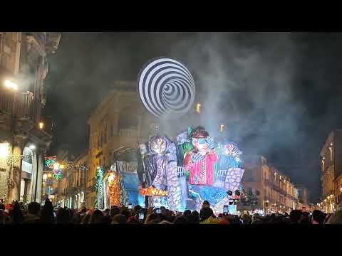 Acireale  - Carnevale -  Esibizione del carro "Fuga dalla realtà" -  22 /02 / 2025