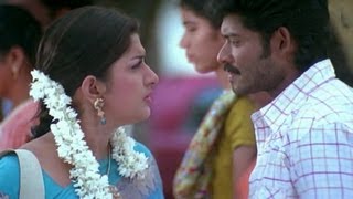 Kajan lip locks Meera Jasmine - Aathi Narayana