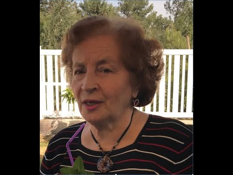 LUDMILA SHAPIRA sings Gebirtig's "Di Zun Iz Fargangen" (THE SUN HAS NOW GONE DOWN) subtitled