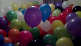 preview picture of video 'Filling Ades Room with balloons -  about half way'