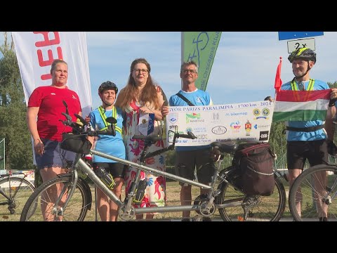 Látássérült tandemesek: irány Párizs!