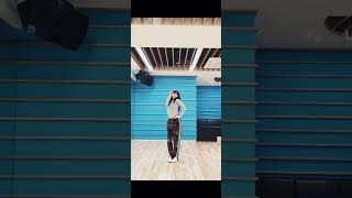 投げキッスモモ(twice)
