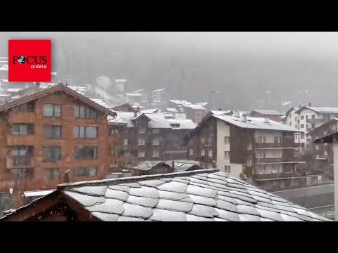 Letzte Woche Hochsommer, nun erster Schneefall in Zermatt