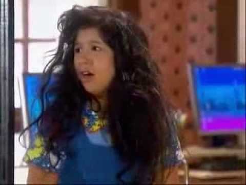 Chiquititas 2013/2014 - Cris fica com o cabelo horrivél e se desespera