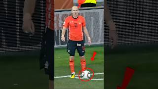 Download lagu Alves Caught Arjen Trying To Be Smart #football #Soccer #soccerknowledge mp3