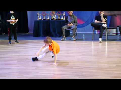 отбор 7-10 bboy Корязин vs SCAR vs Ярый vs White - брейкданс чемпионат г.Москва