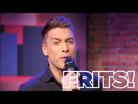 S14A15 | Sjors van der Panne emotioneert publiek talkshow FRITS! met liedje Engel