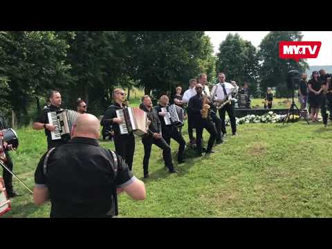 S obľúbeným členom z kapely Rolland sa lúčili stovky smútiacich