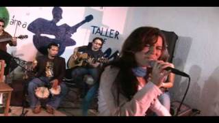 Anniet &quot;Never too late&quot; Unplugged