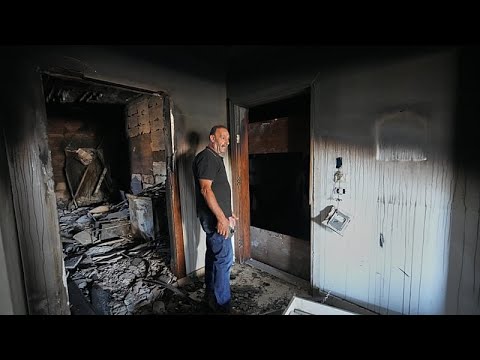 Video Thumbnail: Lebanon: Tyre residents return to homes shattered by strikes