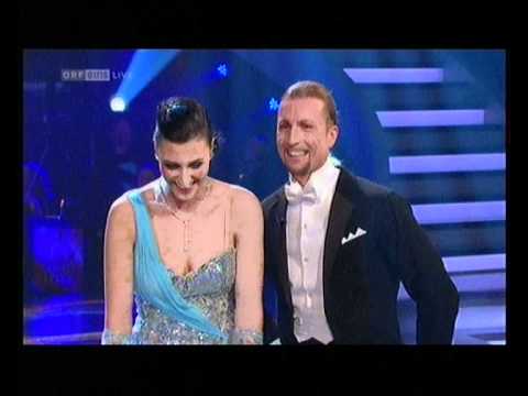* Mirna Jukic und Gerhard Egger mit einem Wiener Walzer * DANCING STARS 2011