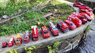 Download lagu Menemukan Banyak Mobil Mainan Pemadam Kebakaran Ha... mp3