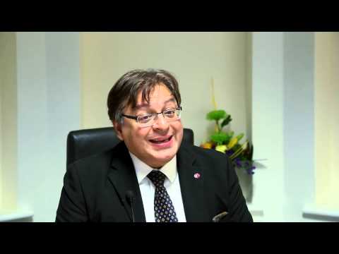 How long will there be swelling after a rhinoplasty?