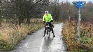 preview picture of video 'Dangerous cycleways in winter (Morpeth)'