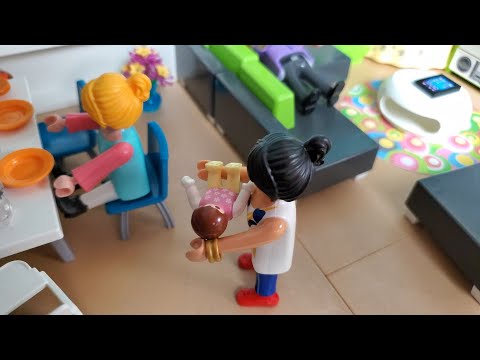 PLAYMOBIL STORY : Lilou s'étouffe en mangeant !!! - Shannon Merveille