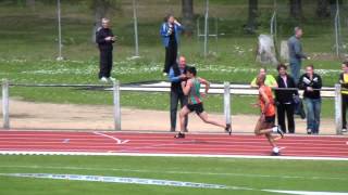 preview picture of video 'Emeric Soulier aux 400m haies - Interclubs N2B - Nemours 5 mai 2012'