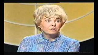 Eggheads' Daphne Fowler - Bullseye - 1982