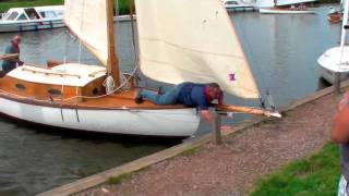 preview picture of video 'Horning Sailing Club river cruisers class'