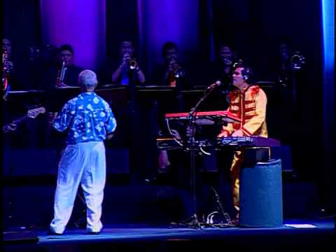 ACENDE A LUZ - Maestro Duda regendo a SpokFrevo Orquestra