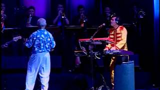 ACENDE A LUZ - Maestro Duda regendo a SpokFrevo Orquestra