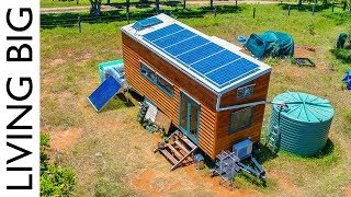 Amazing Off-The-Grid Tiny House Has Absolutely Everything!