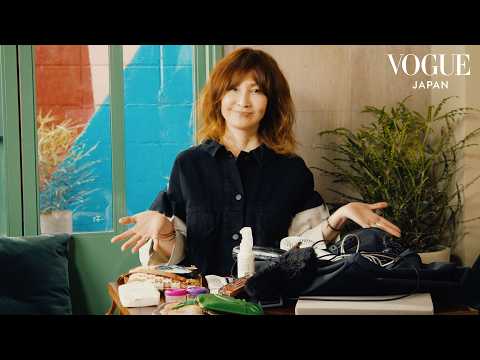 YOUが工夫と楽しさがたっぷり詰まったバッグの中身を大公開！｜イン・ザ・バッグ｜VOGUE JAPAN (YOUが、工夫と楽しさがたっぷり詰まったバッグの中身を大公開！ | In The Bag | VOGUE JAPAN)