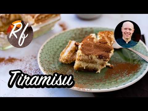 Tiramisu är en kall italiensk dessert eller efterrätt med savoiardikex - även kallade Ladyfingers som doppas i kaffe och varvas med en röra av mascarpone, socker, ägg och Marsala. Sedan pudras kakao över till servering. >