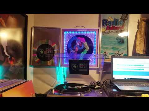 KIM CARNES - Bette Davis Eyes