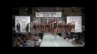 preview picture of video 'Miss Toscana 2012 - Le 30 finaliste sul palco di Casciana Terme'