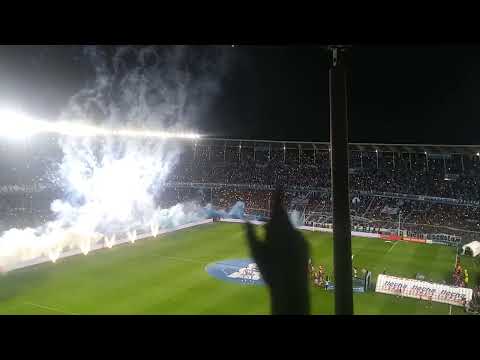 "Racing mí buen amigo recibimiento al primer grande (1)" Barra: La Guardia Imperial • Club: Racing Club