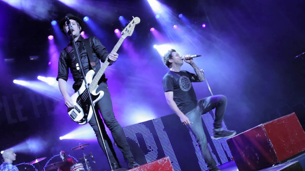 Simple Plan - Perfect (LIVE in Quebec)