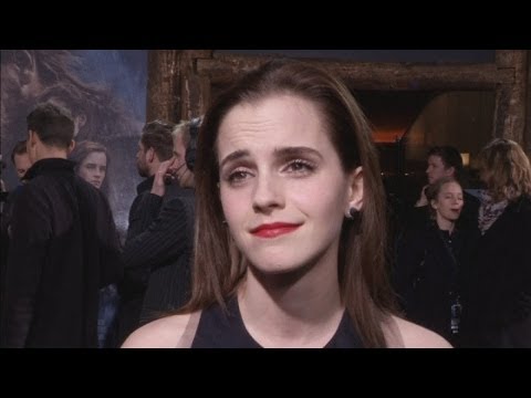 ノア』プレミア。ベルリンのレッドカーペットに登場したエマ・ワトソンとダグラス・ブース (Noah premiere: Emma Watson and Douglas Booth on the red carpet in Berlin)
