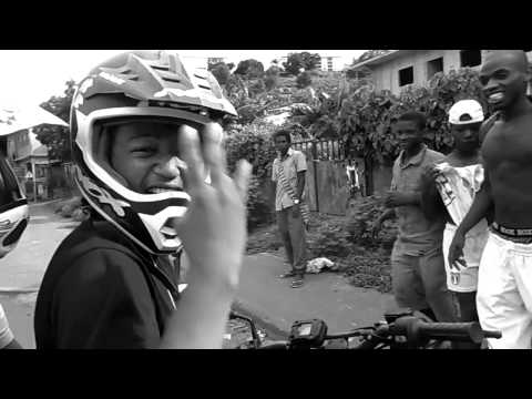 Béto - Kawéni Ravouré Moina Bangué (clip officiel)