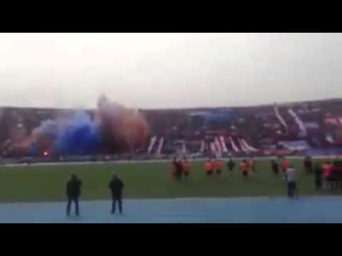 "Los de abajo - Banderazo previo al súper clásico 2015" Barra: Los de Abajo &bull; Club: Universidad de Chile - La U
