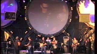 The Derailers jammin'