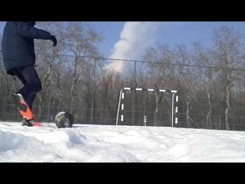 FUDBAL NA SNEGU《 (Sutiramo na gol)》★Vučelja 6★