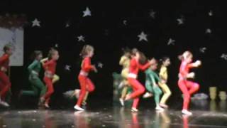 preview picture of video 'City dance studio zavrsni koncert 2009-totalne kuvarice'
