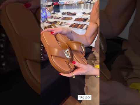 Chinelo plataforma Brizza Arezzo . Compre pelo WhatsApp 14-982301725 Tati!