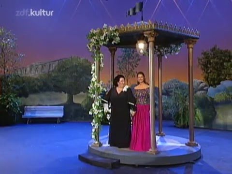 Montserrat Caballé & Montserrat Marti - Musik liegt in der Luft 1995