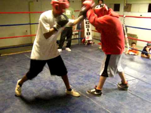 Tony Valencia vs gera 3 round sparring box
