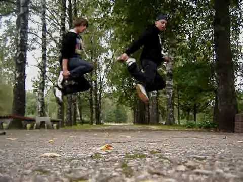 Kvarāla lēkātāji-rīts ir tālu vēl dween remix ( Hood JUMPERS )