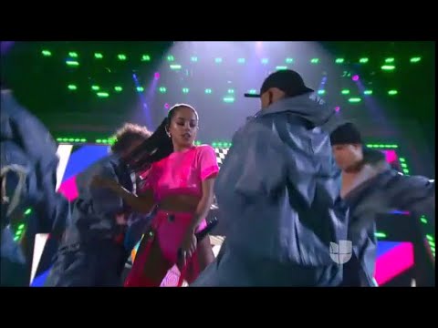 Mau y Ricky ft. Becky G - Mal de la  Cabeza  & Zooted - Premios Juventud 2018