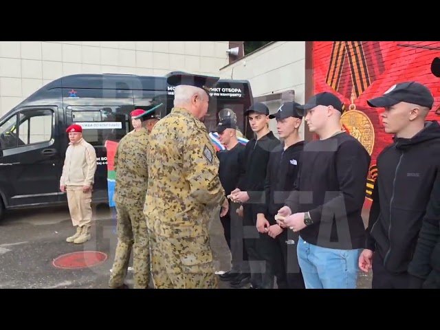 Из Бугульмы рано утром уехали 15 призывников