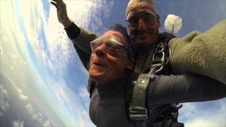 preview picture of video 'Saut en Parachute de Marthe'