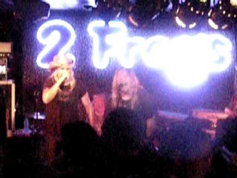BRET MICHAELS W/ EVICK @ TWO FROGS GRILL IN ARDMORE, OKLAHOMA  8/20/09