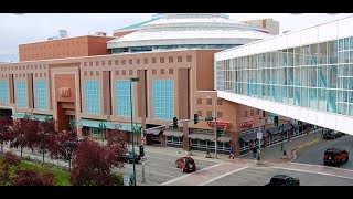 5th avenue anchorage mall  #windowshopping
