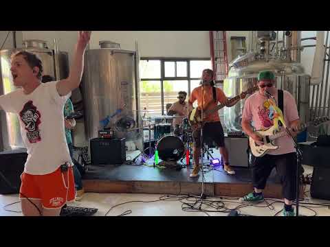 Chasing The Sunshine - "Kids Aren’t Alright" (Live Cover) The Offspring